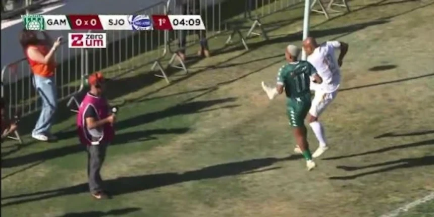 brasil:-un-jugador-desmayo-a-una-fotografa-de-prensa-de-un-pelotazo-en-la-cara-durante-un-partido