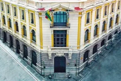 cancilleria-habilita-linea-de-atencion-a-bolivianos-en-antofagasta