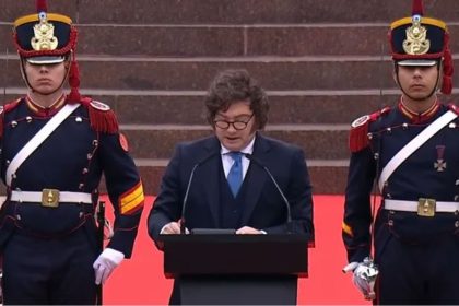 milei-says-freedom-faces-‘domestic-enemies,’-calls-for-stronger-military