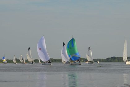 en-un-ajustado-final-sobre-el-parana,-la-historica-regata-asuncion-–-corrientes-corono-al-velero-omega