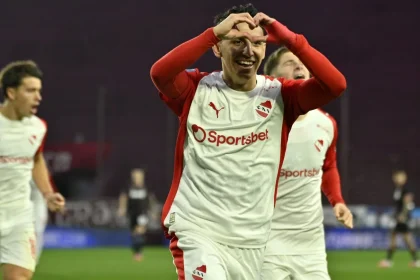 con-dupla-interina-y-en-plena-crisis-futbolistica,-independiente-corto-la-racha-negativa-y-vencio-3-1-a-lanus-por-la-quinta-fecha-del-torneo-clausura