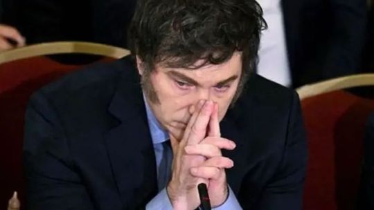 encuesta:-la-libertad-avanza-gana-en-primera-vuelta,-pero-milei-empata-con-kicillof-en-el-balotaje