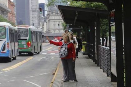 how-families-in-milei’s-argentina-sank-deep-into-debt