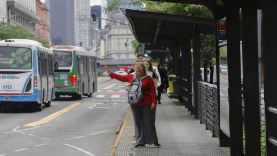 how-families-in-milei’s-argentina-sank-deep-into-debt
