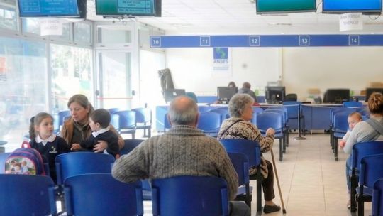 atencion-jubilados,-pensionados,-beneficiarios-auh-y-aue:-tras-el-feriado,-anses-retoma-calendario-de-pagos-este-18-de-agosto