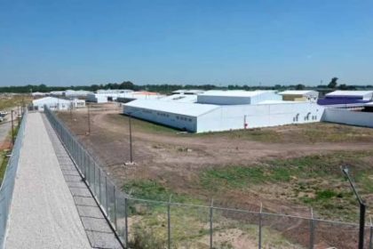 comienza-el-traslado-de-la-carcel-de-devoto-a-marcos-paz:-el-plan-para-cerrar-el-historico-penal-y-su-impacto-en-el-barrio