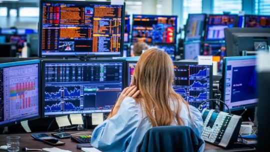 el-riesgo-pais-se-acerca-a-500-puntos-y-el-mercado-empieza-a-castigar-al-gobierno