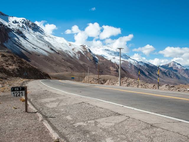 peajes-en-mendoza:-recomendaron-adjudicar-la-concesion-de-329-kilometros-de-la-ruta-nacional-7-a-las-empresas-laugero-construcciones-sa,-green-sa-y-corporacion-del-sur-s.a