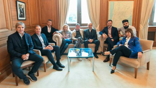 mesa-politica-en-casa-rosada:-el-gobierno-prepara-medidas-salariales-para-las-fuerzas-y-acelera-cinco-proyectos