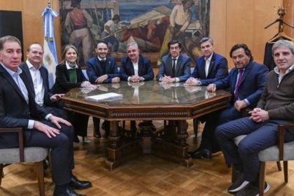 el-gobierno-prometio-aumentar-los-subsidios-de-energia-a-los-gobernadores-del-norte
