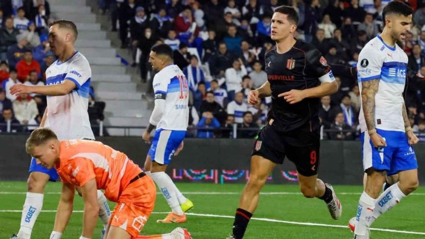 estudiantes-goleo-a-universidad-catolica-en-chile-y-quedo-a-un-paso-de-los-cuartos-de-final-de-la-libertadores