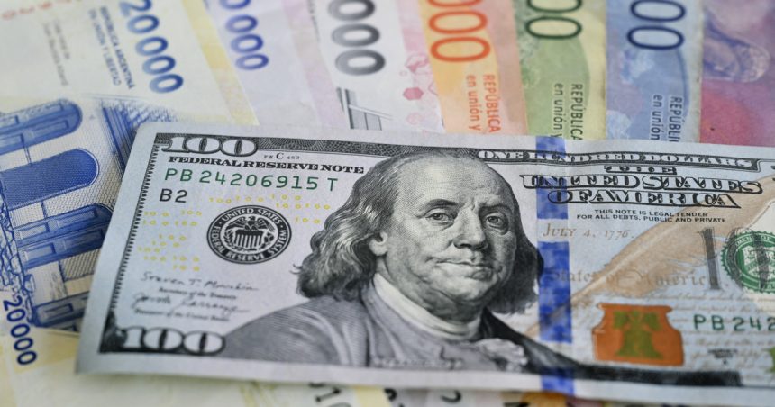 dolar-hoy-y-dolar-blue,-en-vivo:-a-cuanto-cotiza-el-oficial-y-cual-es-el-precio-del-paralelo-este-miercoles-19-de-agosto,-minuto-a-minuto