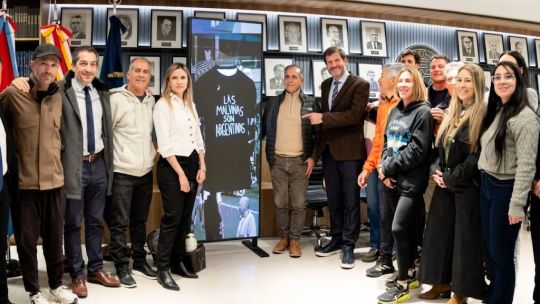 maraton-del-colegio-de-abogados-2026:-presentaron-la-remera-oficial-en-homenaje-a-los-heroes-de-malvinas
