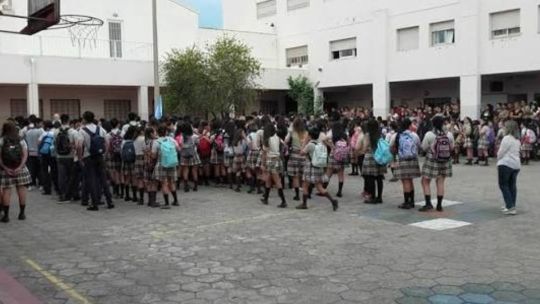 tiroteos-cerca-de-un-colegio-de-villa-urquiza-en-cordoba:-“los-chicos-ya-saben-que-tienen-que-correr-a-refugiarse”