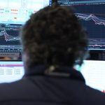 el-dolar-roza-los-$1.500-y-genera-tensiones-en-el-mercado:-que-pasa-con-las-acciones,-los-bonos-y-el-riesgo-pais