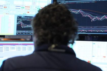 el-dolar-roza-los-$1.500-y-genera-tensiones-en-el-mercado:-que-pasa-con-las-acciones,-los-bonos-y-el-riesgo-pais