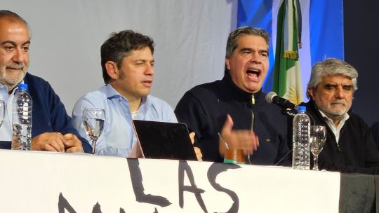 capitanich-recibio-a-kicillof-y-puso-el-2027-en-marcha:-“milei-no-va-mas”
