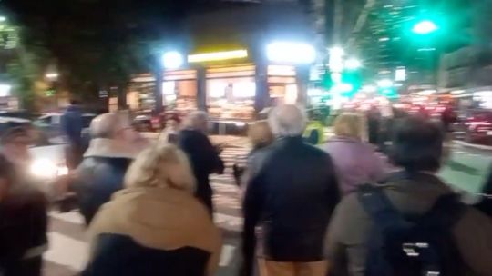 cortes-de-luz-en-almagro-y-villa-crespo:-vecinos-protestaron-tras-dos-meses-de-fallas-en-el-servicio