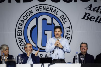 kicillof-fue-a-chaco-y-les-hizo-un-guino-a-los-empresarios:-“el-modelo-de-milei-los-destruye,-¿aguantamos-cuatro-anos-mas?”