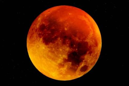 el-calendario-espacial-despide-el-mes-con-un-evento-clave:-la-luna-de-sangre-se-podra-ver-desde-argentina