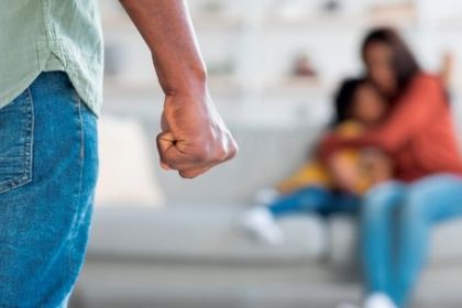 violencia-familiar-en-corrientes:-un-fallo-inedito-utiliza-el-costo-de-la-terapia-para-calcular-la-indemnizacion