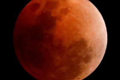 eclipse-lunar-2026:-a-que-hora-y-donde-ver-la-luna-de-sangre-en-la-argentina