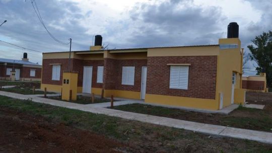 el-gobernador-de-corrientes-adelanto-lineas-de-credito-del-banco-para-la-construccion-y-la-vivienda-propia