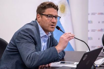 “nosotros-no-nos-hacemos-los-boludos-con-estos-temas”:-el-respaldo-de-limia-a-flores