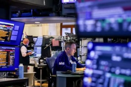 el-riesgo-pais-trepa-a-maximos-desde-mayo-pese-a-la-suba-de-las-acciones-y-un-dolar-estable