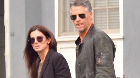 sandra-bullock-hablo-por-primera-vez-sobre-la-muerte-de-su-marido-por-ela:-“empece-a-llorarlo-cuatro-anos-antes”
