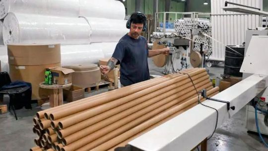 la-actividad-economica-aumento-0,8%-en-junio,-segun-el-indec