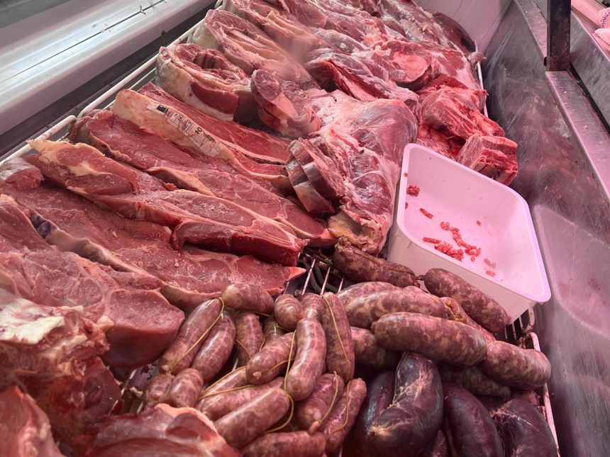 aseguran-que-el-consumo-de-cortes-vacunos-cayo-un-50%-en-posadas-y-un-frigorifico-abrira-una-“carniceria-sin-carnicero”-para-bajar-costos