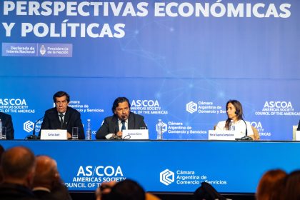el-gnl-pone-fecha-al-salto-exportador-y-el-oro-invierte,-mientras-el-cobre-y-el-petroleo-maduro-definen-su-futuro