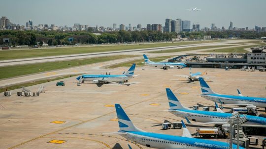 el-aeroparque-de-buenos-aires-cerrara-sus-puertas-por-obras:-cuanto-durara-y-que-pasara-con-los-vuelos