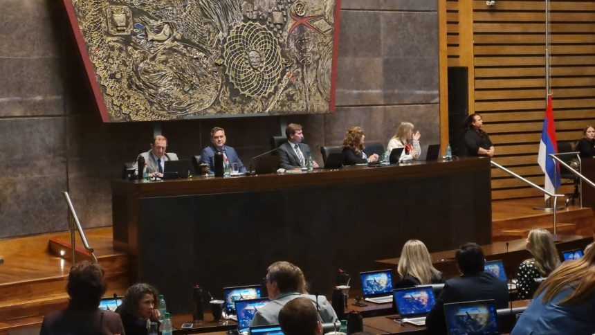 la-legislatura-de-misiones-aprobo-una-ley-de-transparencia-para-el-fet-y-dono-un-predio-a-retirados-de-la-policia-en-eldorado