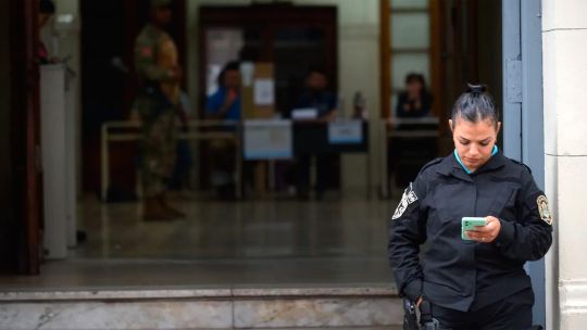 horror-en-avellaneda:-una-mujer-policia-mato-a-su-hija-y-luego-se-quito-la-vida