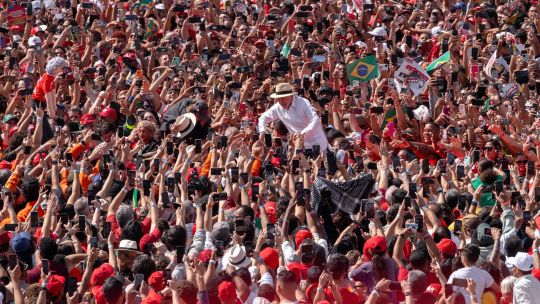 lula-afronta-su-ultima-campana-como-favorito-en-la-carrera-presidencial-de-brasil