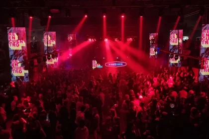 ticket-misiones-|-la-fiesta-reencuentro-vuelve-a-umma:-ya-agoto-las-entradas-con-promo-y-sumo-un-exclusivo-sector-vip-stage-alrededor-del-escenario