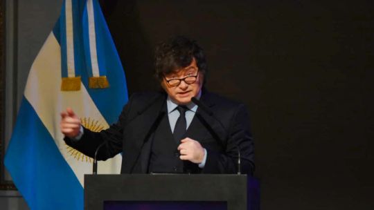 tras-su-discurso-en-el-council-of-the-americas,-milei-volvio-a-apuntar-contra-los-periodistas-y-los-acuso-de-“corruptos-y-ensobrados”