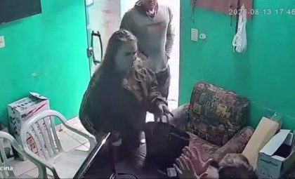 (video)-maina-de-libertad-armo-escandalo-antes-de-alquilar-un-auto:-me-puse-nerviosa
