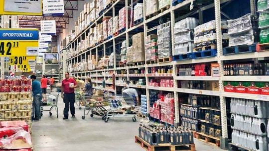 las-ventas-en-mayoristas-y-supermercados-volvieron-a-caer-en-junio,-segun-el-indec