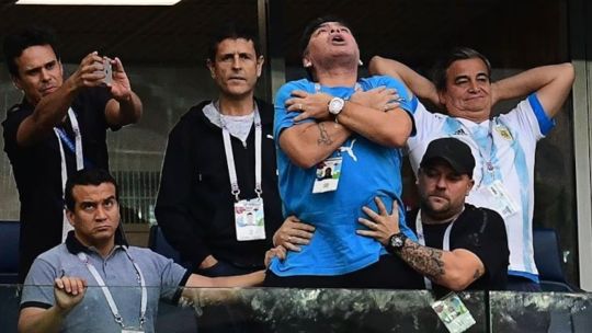 juicio-por-la-muerte-de-maradona:-allanaron-swiss-medical-y-los-arcos-por-el-error-con-la-historia-clinica