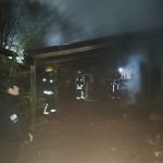 una-mujer-murio-durante-un-incendio,-pero-la-policia-descubrio-lesiones-en-su-cuello-y-por-eso-demoraron-a-su-pareja-mientras-investigan-las-circunstancias-del-hecho