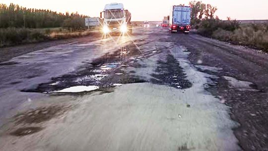 el-plan-de-luis-caputo:-cobrar-dos-veces-por-el-arreglo-de-las-rutas-nacionales