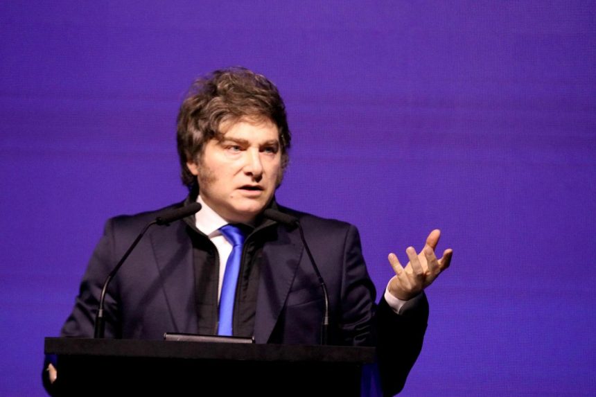 the-dollar-is-stable-and-exports-are-booming.-why-is-milei’s-popularity-in-the-toilet?