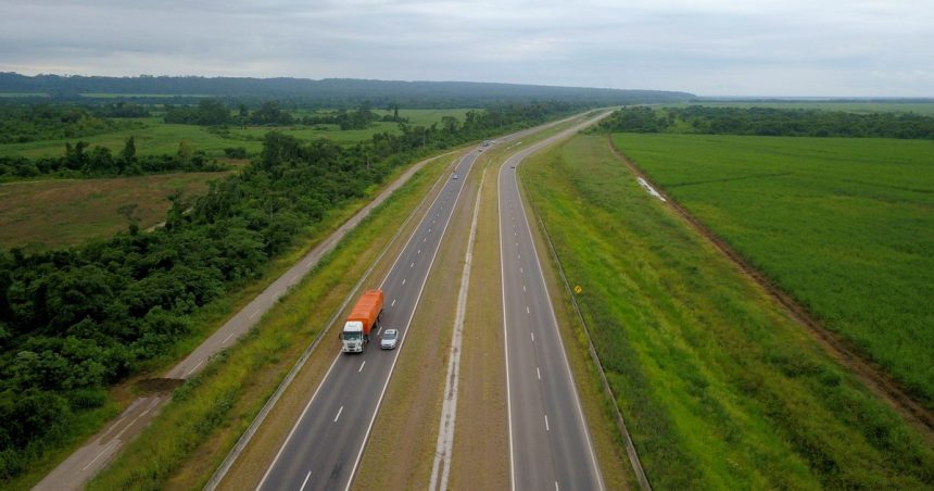 el-gobierno-adjudico-ocho-corredores-de-rutas-nacionales-por-20-anos:-que-empresas-ganaron
