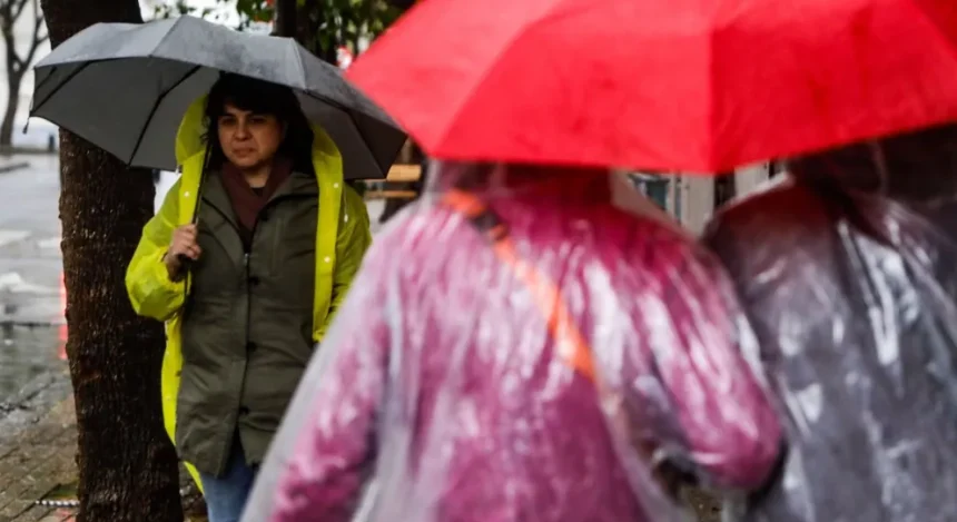 nuevo-sistema-frontal:-12-regiones-en-alerta-por-hasta-60-mm-de-lluvia