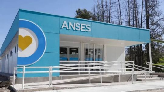 acreditaciones-de-anses-el-lunes-24:-el-cronograma-de-cobros-para-jubilados-y-asignaciones-sociales