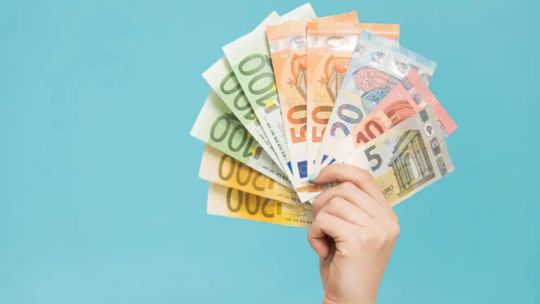 a-cuanto-cotiza-el-euro-blue-hoy,-lunes-24-de-agosto