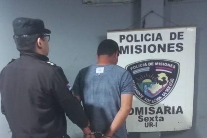 alcoholizado-apedreo-la-casa-de-su-hermano,-provoco-destrozos-e-intento-huir-pero-fue-detenido-en-posadas